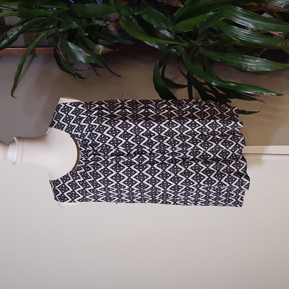 H&M Black & White Pattern Shirt W Gold Neck Hardwear